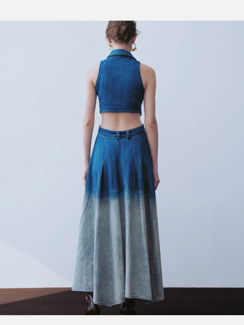 Sleeveless Ombre Denim Dress - Picture 4 of 6